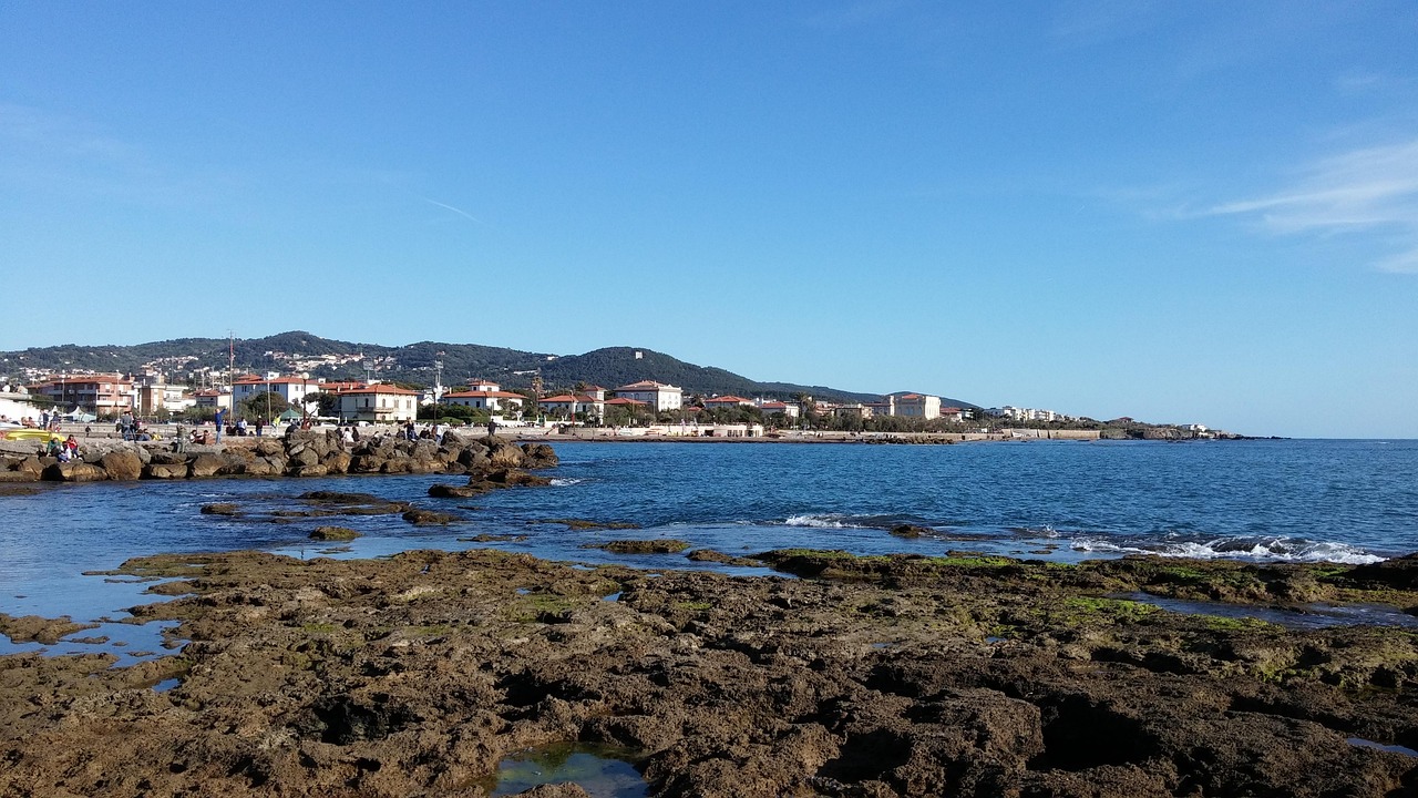 Stabilimenti balneari Livorno: dove trascorrere una giornata tra relax e mare cristallino
